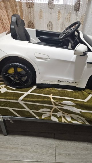 Coche eléctrico infantil Porsche Taycan Turbo S