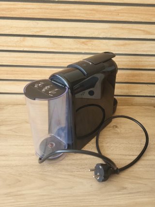 Cafetera Nespresso DeLonghi Essenza Mini