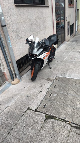 KTM RC 125 2018 Negra, Naranja y Blanca