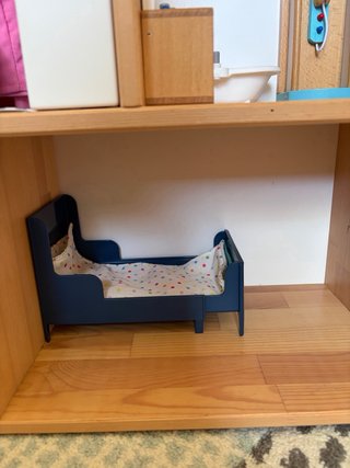 Casa de muñecas de madera Ikea con muebles
