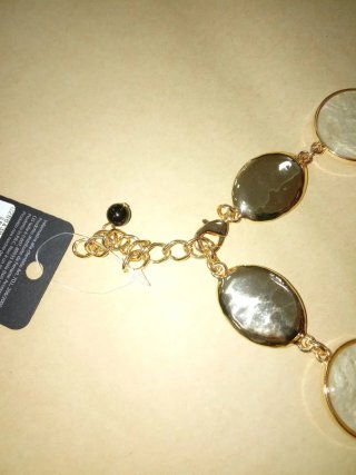 Collana color  oro e bianco