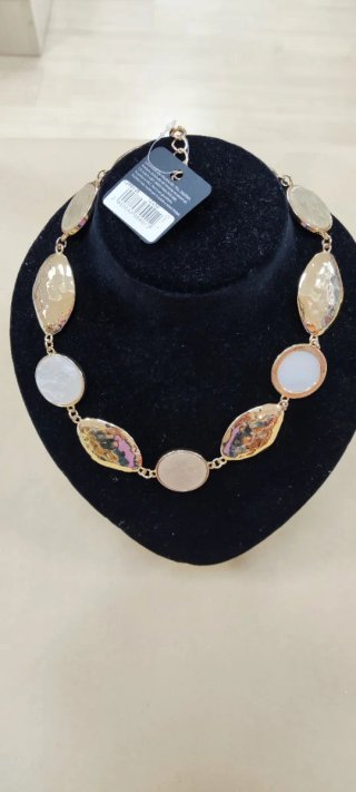 Collana color  oro e bianco