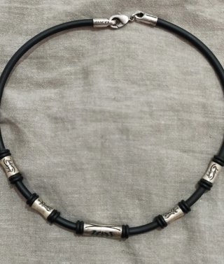Collana uomo in caucciù silver plated