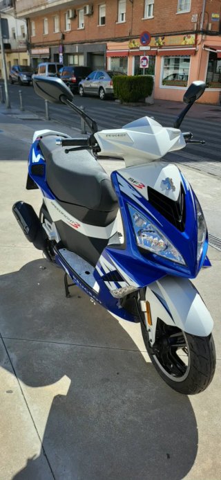 Moto 125cc scooter Peugeot Speedfight 3 125cc .