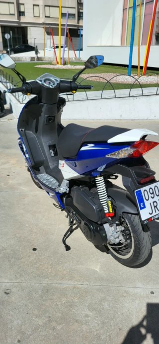 Moto 125cc scooter Peugeot Speedfight 3 125cc .