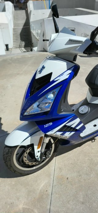 Moto 125cc scooter Peugeot Speedfight 3 125cc .