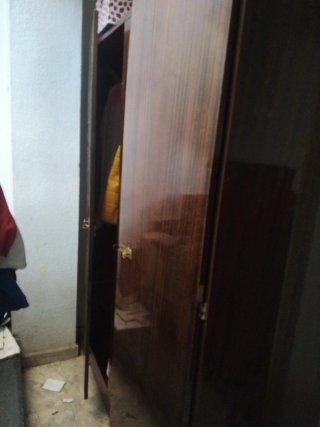 Armario ropero madera brillante