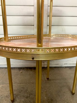 Mesa auxiliar vintage dorada