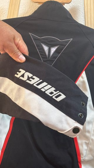Chaqueta Dainese Talla 50 Negra y Blanca