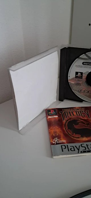 Lotto 3 giochi ps1 perfettamente funzionanti.