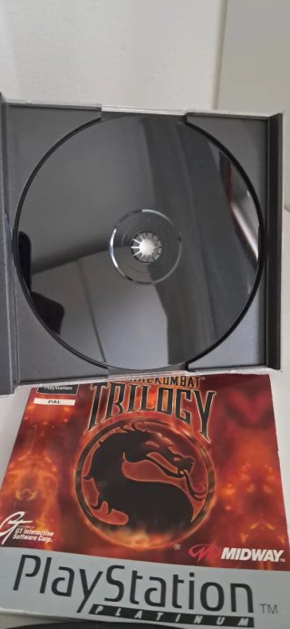 Lotto 3 giochi ps1 perfettamente funzionanti.