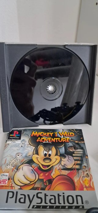 Lotto 3 giochi ps1 perfettamente funzionanti.
