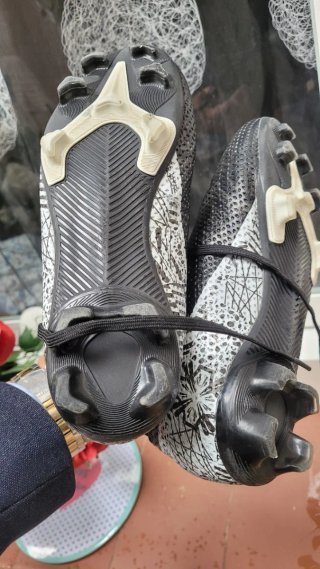Botas de fútbol Nike Talla 37