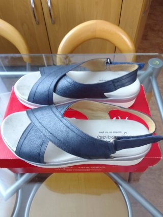 Sandalias piel MARINO talla 39