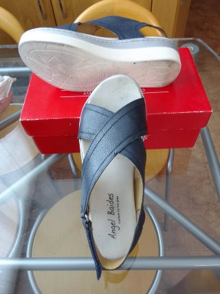 Sandalias piel MARINO talla 39