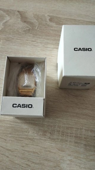 Reloj Casio Dorado Estilo Cartier