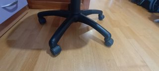 Silla de estudio roja y negra