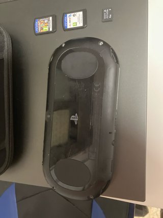 PlayStation Vita 2000 Negra  + Accesorios
