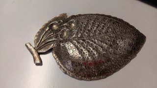 Piattino foglia ciliegia metallo argentato