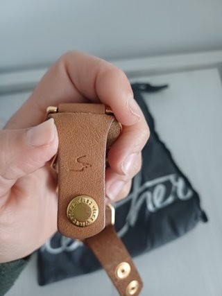 Pulsera cuero Vélez dorada