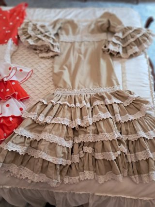 Varios Trajes Flamenca Niña Beige, Blanco y negro