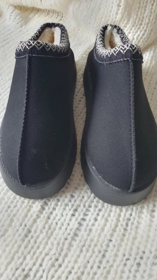 Zuecos negros forrados
