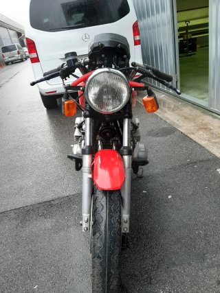Moto Benelli 650 Sport Roja documentada