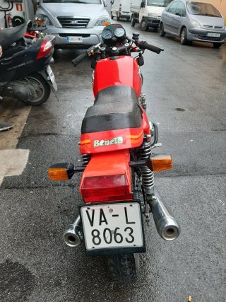 Moto Benelli 650 Sport Roja documentada