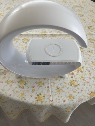 Lámpara LED, Altavoz y Cargador Inalámbrico