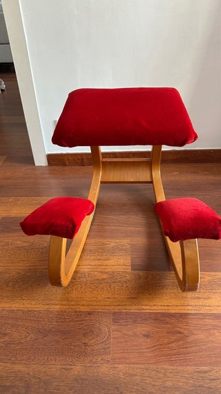 Silla ergonómica Stokke Varier Roja