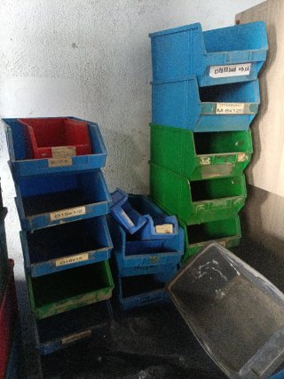 Gavetas de plástico apilables (varios  tamaños)