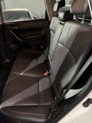 Subaru Forester 2.0 Lineartronic Executive Plus