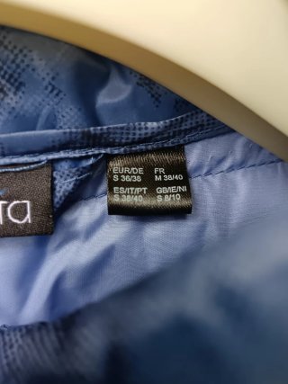 Piumino leggero blu fantasia