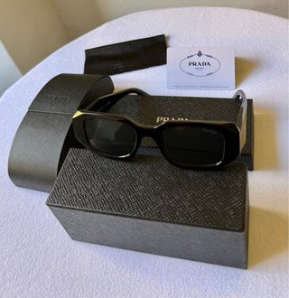 Gafas de sol negros