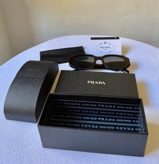 Gafas de sol negros