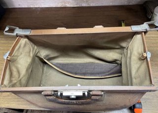 Maletín antiguo piel tipo médico