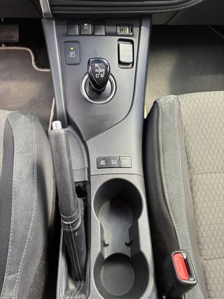 Toyota Auris 1.8 140H Hybrid Active (Business Plus)