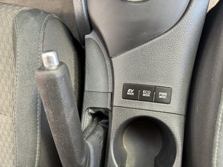 Toyota Auris 1.8 140H Hybrid Active (Business Plus)