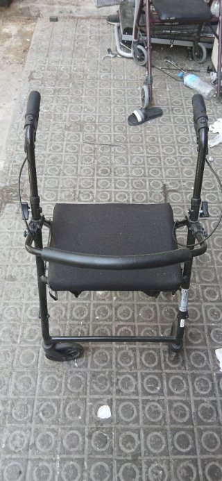 Andador Silla Plegable Negra
