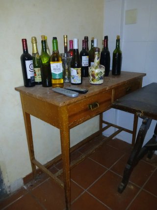 Mueble vitrina aparador madera clásico