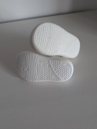 Zapatillas bebé tela beige