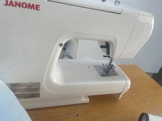 Máquina de coser Janome compacta