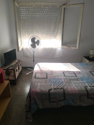 Se alquila habitación