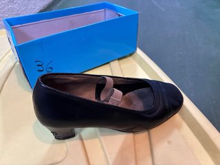 Zapatos Flamenco Niña Negro Puntilla