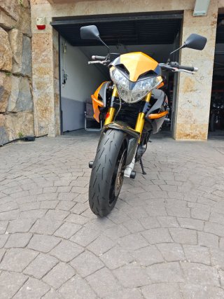 Benelli TNT 899s