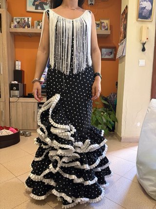 Vestido Flamenco Negro con Lunares Blancos