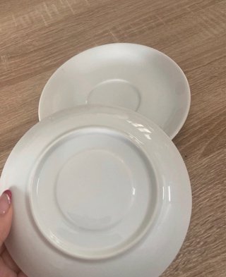 2 piattini da té in porcellana bianchi