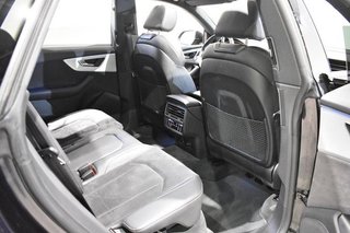 Audi Q8 45 TDI QUATTRO 231 CV TIPTRONIC BLACK EDITION ¡SUSPENSIÓN NEUMÁTICA!