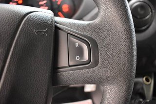 Renault Master CHASIS CABINA CARROZADO PAQUETERO CAMIÓN 3.5T 2.3 DCI 130 CV PLATAFORMA ELEVADORA Y DOBLE RUEDA