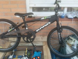 Bicicleta BMX Avigo casi sin uso